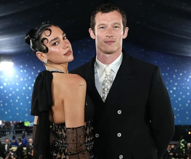 Callum Turner και Dua Lipa: Η γνωριμία τους ξεκίνησε από ένα βιβλίο