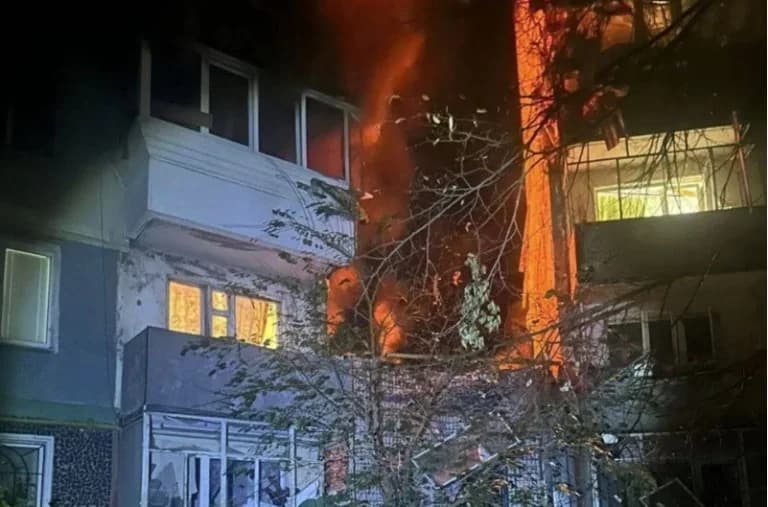 Ukraine: Großangelegter russischer Angriff – Explosionen erschüttern Kiew