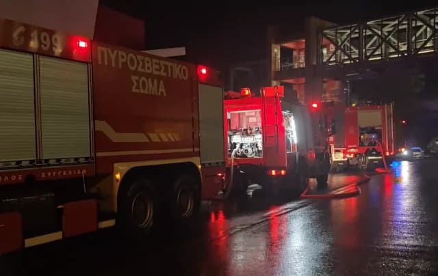 Molotov Cocktail Attack at Jumbo in Marousi – Minor Damage