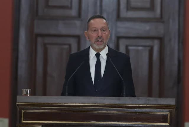 Griechische Zentralbank warnt vor demografischen Risiken und fordert Interventionen