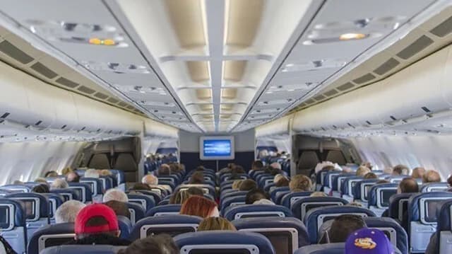 Der schlechteste Platz im Flugzeug, laut Experten