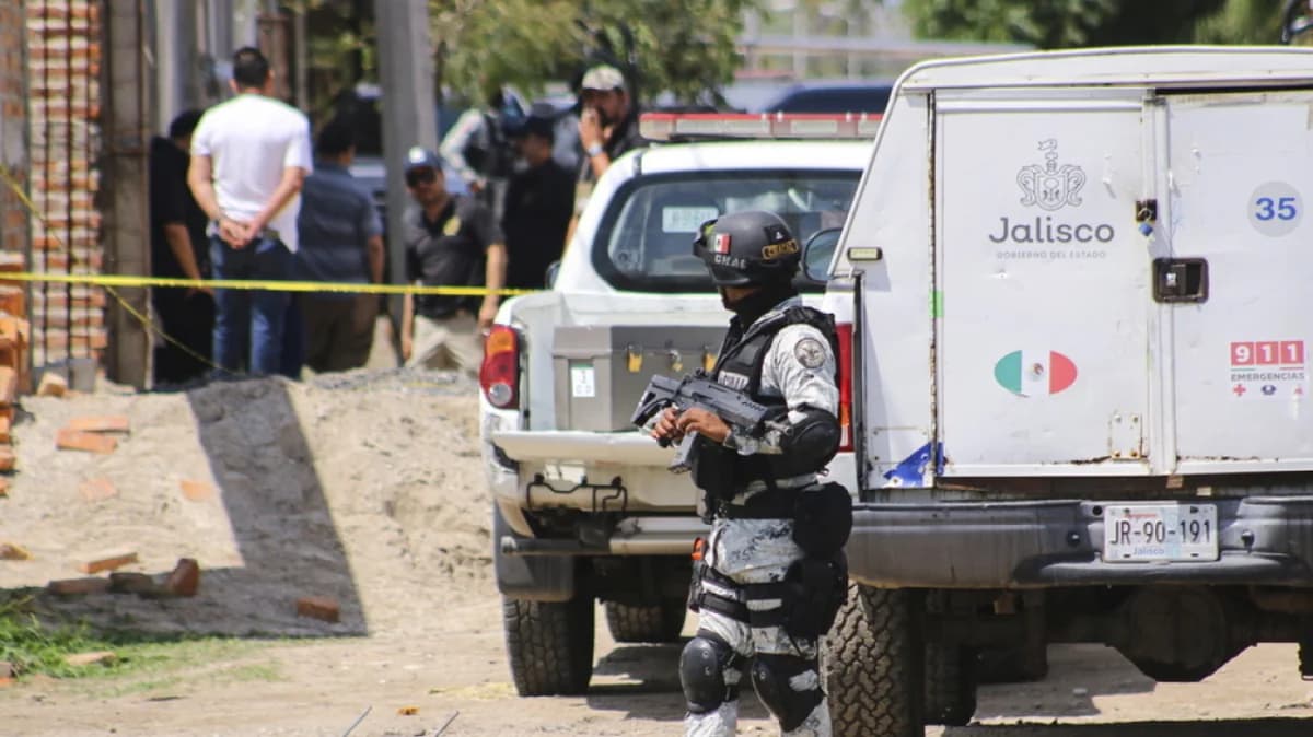 México: Descubren Decenas de Bolsas con Restos Humanos en Guadalajara