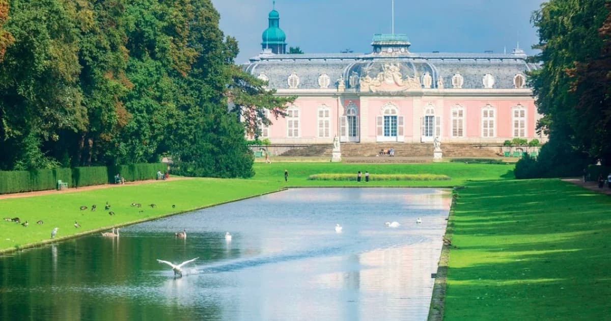 Düsseldorf: A Historic Metropolis on the Banks of the Rhine