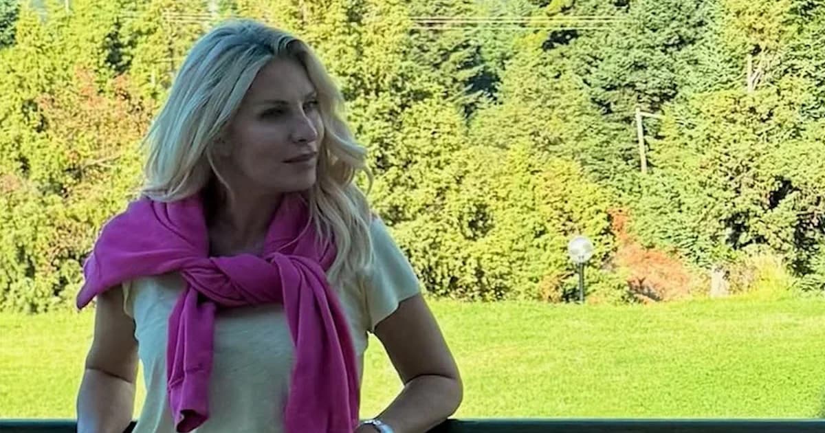 Элени Менегаки: День рождения и послание о «моментах»
