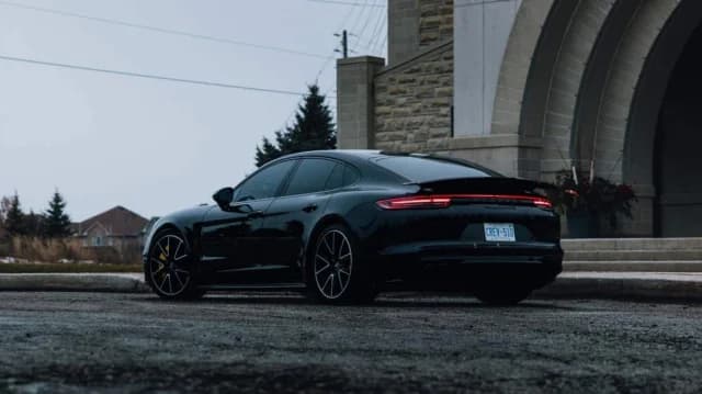 China: Gimnasio regala Porsche por perder 50 kg