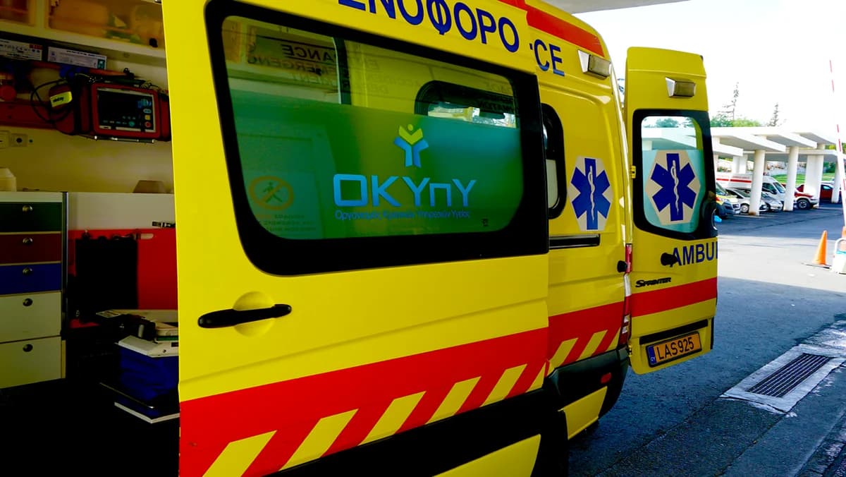 Verkehrsunfall verursacht Chaos an Kreisverkehr in Limassol – Ein Verletzter