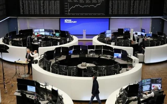 Европейские фондовые рынки: Акции стабильны в начале сессии