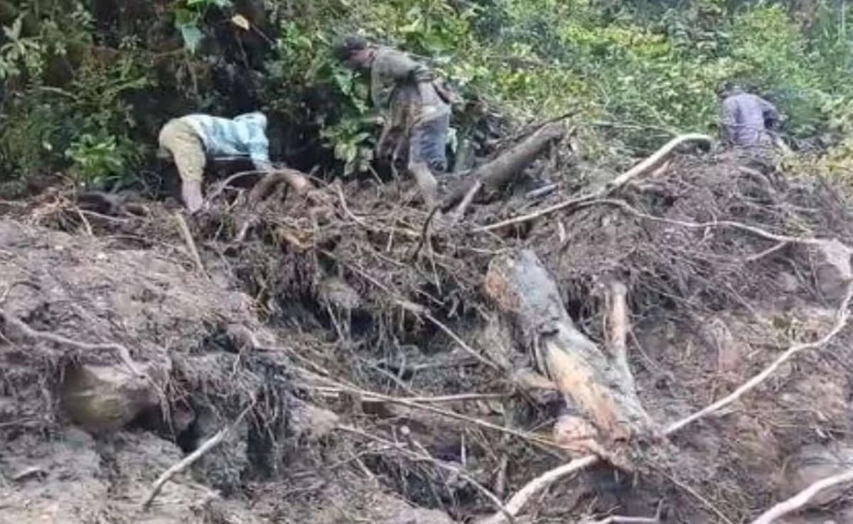 Indonesia: Más de 15 personas, principalmente niños, desaparecidas tras inundaciones