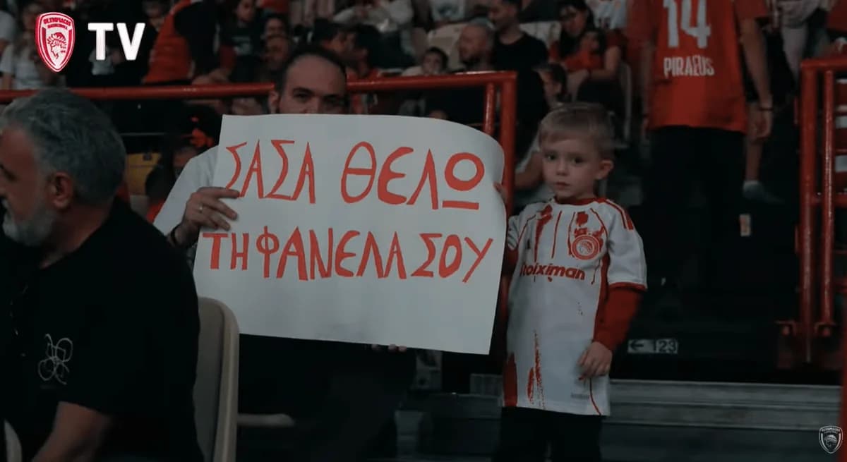 Olympiacos - Iraklis: Momentos especiales y sonrisas en las gradas