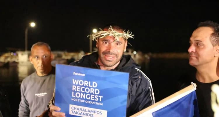 Charalampos Taiganidis打破公开水域游泳世界纪录