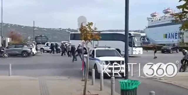 Ένταση στη Σούδα: Διαδηλωτές επιτέθηκαν σε λεωφορεία με Ισραηλινούς τουρίστες