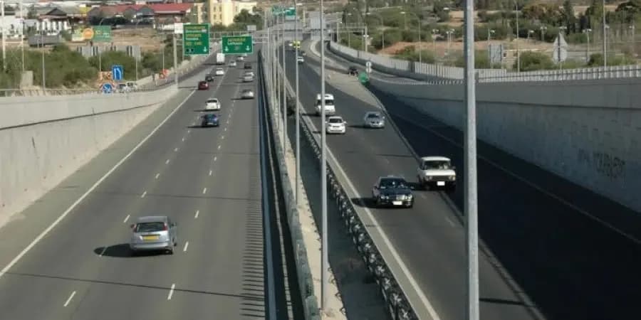 שריפת רכב בכביש המהיר - תנועה מוגברת