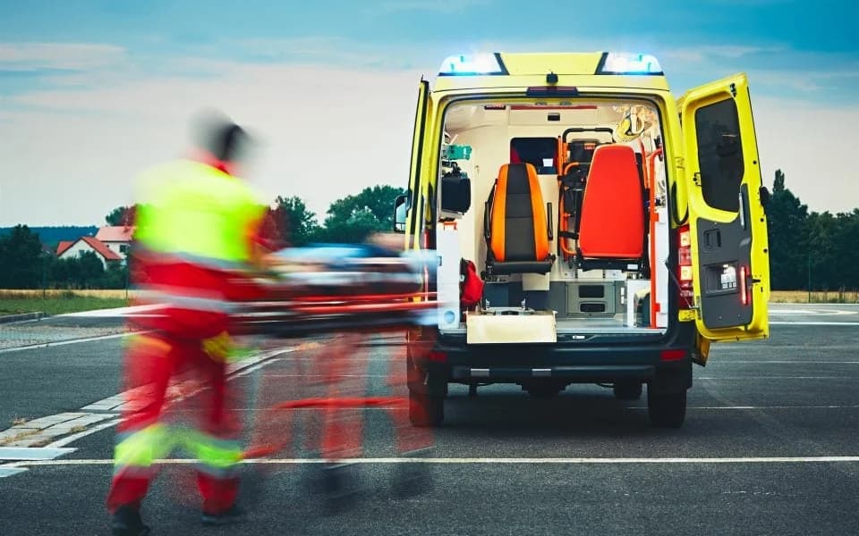 Καταγγελία για θάνατο ηλικιωμένης κατά τη μεταφορά της με ασθενοφόρο στη Λευκωσία