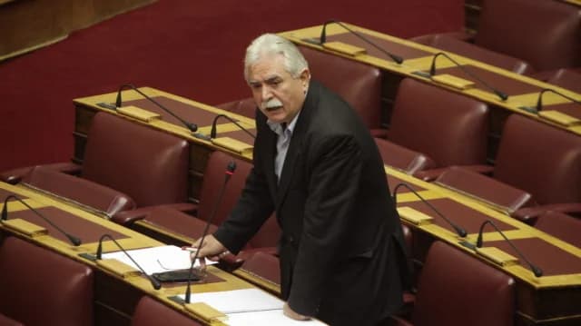 כריסטוס קצוטיס (KKE): יום עבודה של 13 שעות מפריע לאינטראקציה חברתית