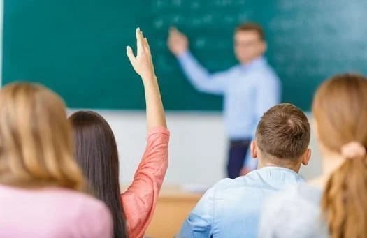 Κυβέρνηση: Υπεύθυνη στάση για την αξιολόγηση εκπαιδευτικών