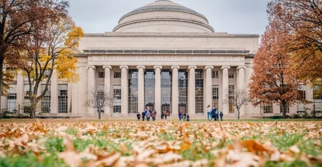 Times Higher Education: 250 האוניברסיטאות המובילות עם סיכויי התעסוקה הטובים ביותר