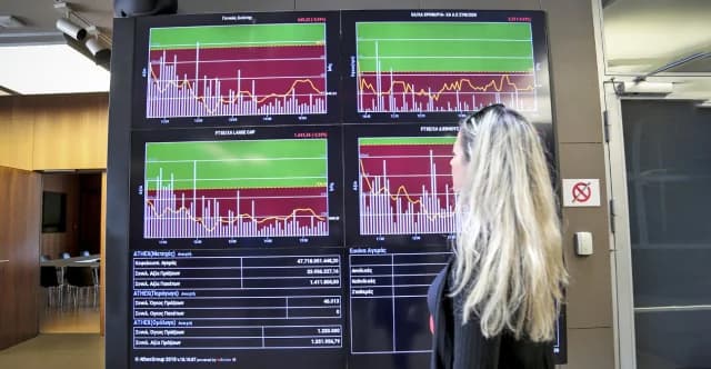 בורסת אתונה בשפל של שלושה חודשים