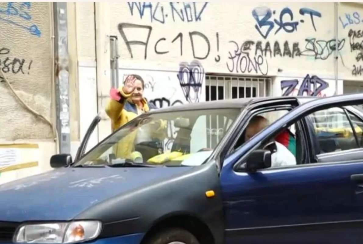קיפסלי: זוג גמלאים חיים במכונית שלוש שנים