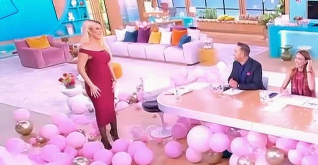 Katerina Kainourgiou erwartet ein Mädchen – Pinkes Studio und Emotionen