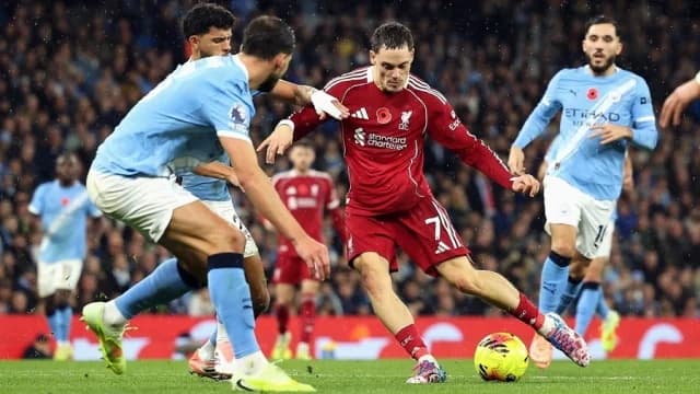 Neville: "Wirtz es un problema para el Liverpool"