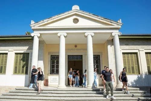 TEPAK eröffnet neue Schule in Larnaka