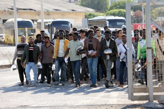 Alterstests bei Migranten: Über 60 % der angeblichen Minderjährigen sind Erwachsene