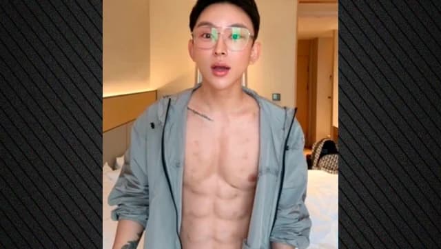 中国网红花费 50 万美元打造假腹肌