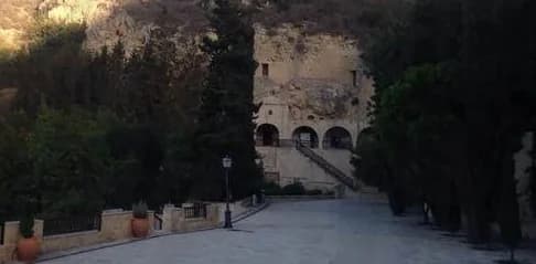 Risse im Ayios Neophytos Kloster in Paphos nach Erdbeben