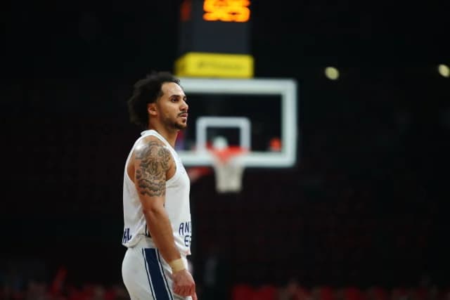 Shane Larkin baja por dos meses debido a una lesión