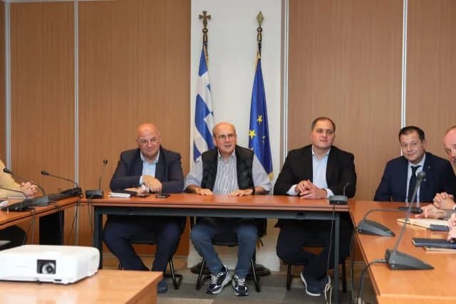 Σύσκεψη Χατζηδάκη-Τσιάρα στον ΟΠΕΚΕΠΕ για Αγροτικές Επιδοτήσεις