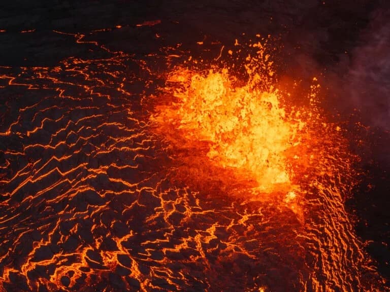 Japan: Sakurajima Volcano Erupts – Flights Cancelled