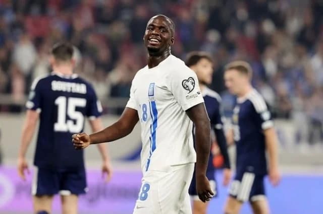Emotivo mensaje de Tetteh por su debut en la Selección Nacional