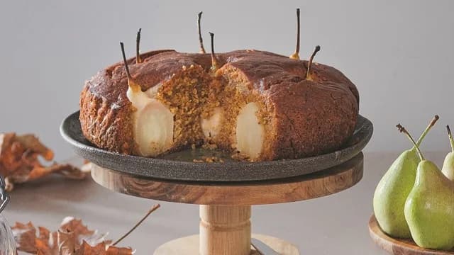 Recipe: Honey Cake with Pears and Walnuts