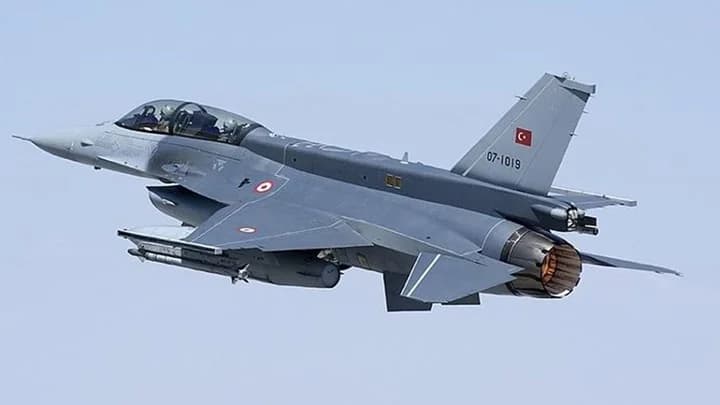 Турецкие F-16 нарушили воздушное пространство Кипра над буферной зоной