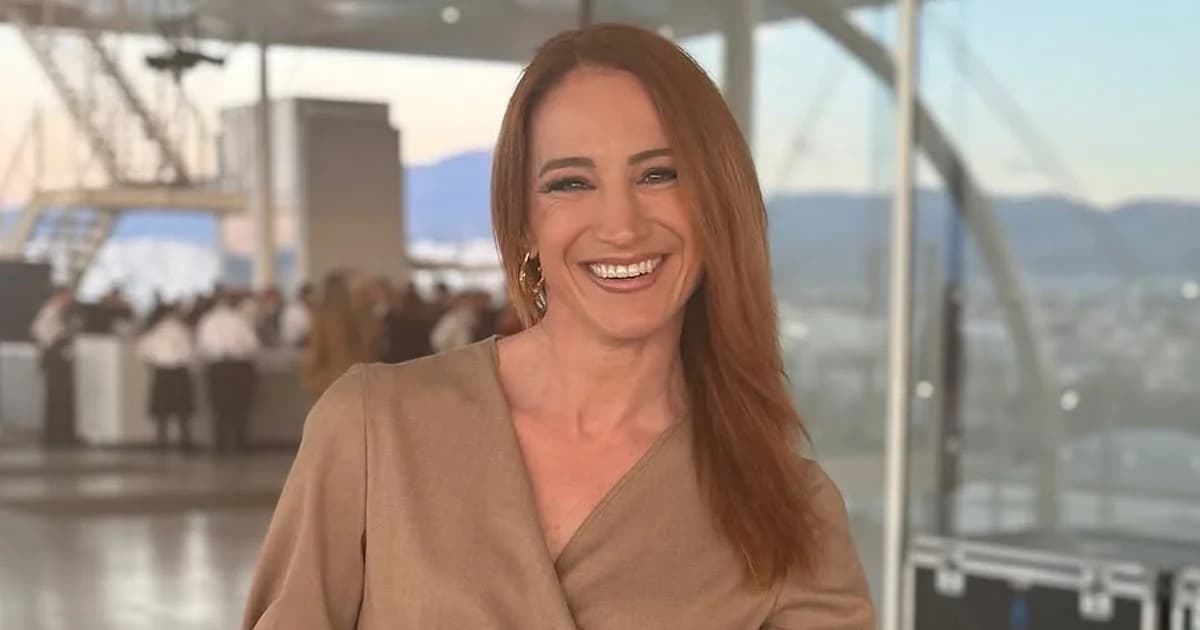 Stefania Goulioti y Christoforos Papakaliatis: En el set de Maestro