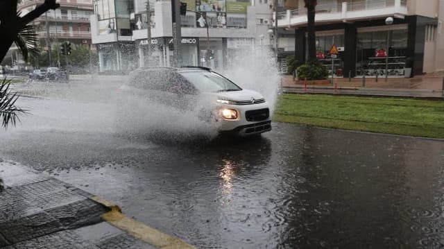 Alerta Meteorológica: Olas de Lluvia Suceden a Grecia Occidental – Advertencia de Arnaoutoglou
