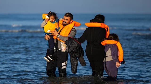 UK: Sweeping Asylum Changes, 20-Year Wait for Citizenship