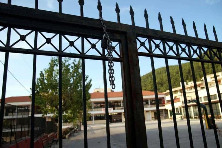 Estudiante con machete en la escuela: afirma 'por protección'