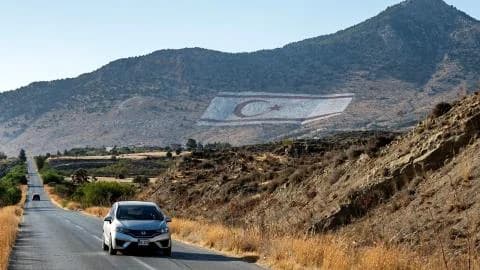 Político turco: Ankara está abandonando el pseudoestado