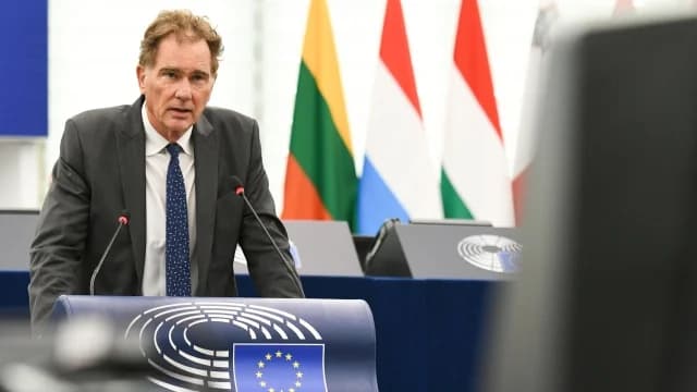 Kostenlose Leberuntersuchungen in Piräus von Nikos Papandreou