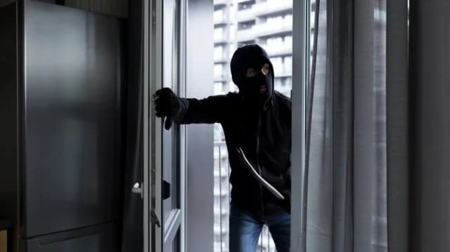 Salónica: Ladrones caen de un balcón durante un robo