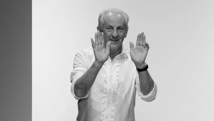Modedesigner Paul Costelloe, bekannt für Prinzessin Diana Designs, gestorben