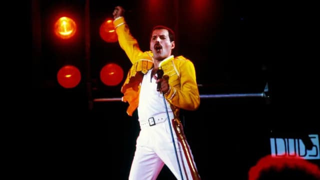 Queen erwägt, Freddie Mercury mit KI auf die Bühne zurückzubringen