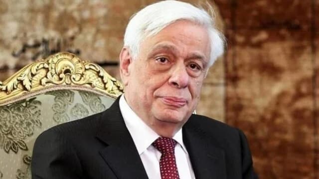 פבלופולוס: רוחו של קונסטנטינוס צאצוס בחוקת 1975