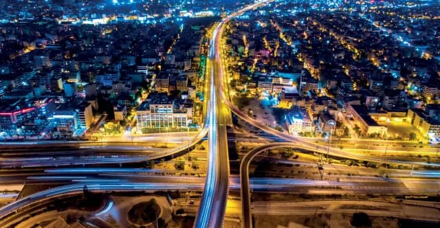 Verkehrsbehinderungen in Athen wegen Brückenprüfungen