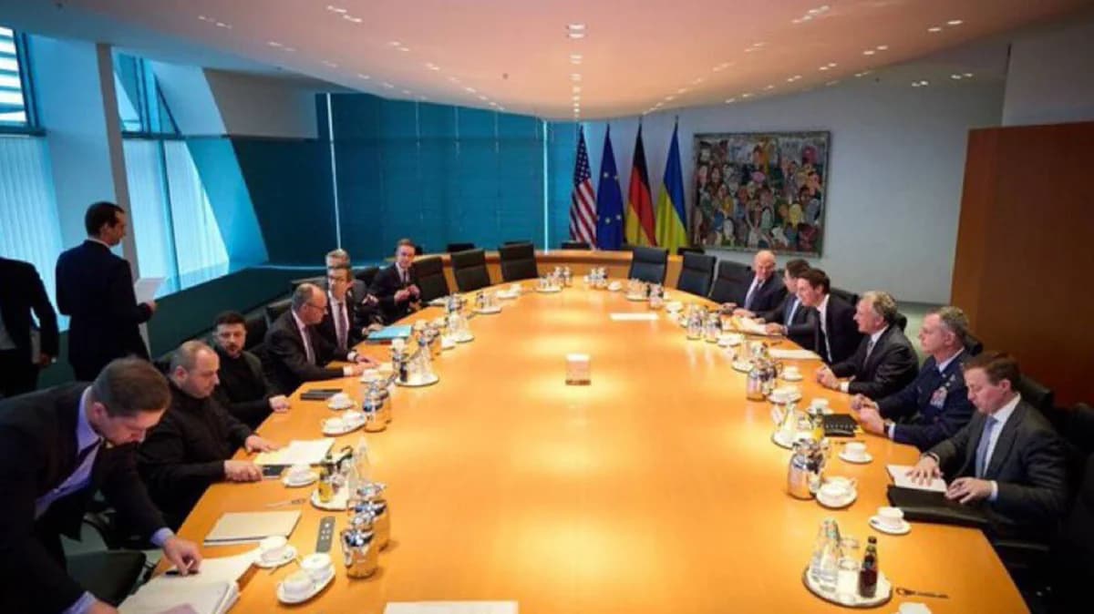 Berlín: Avances en las conversaciones de alto el fuego – Zelenski considera abandonar la adhesión a la OTAN