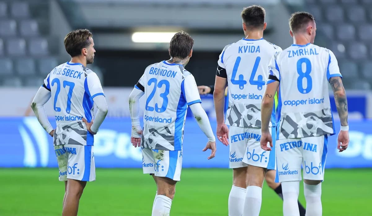 Augusti protege a los jugadores del Apollon tras la derrota