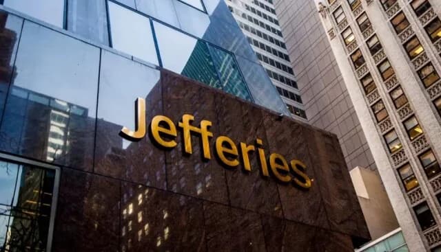 Jefferies: Σημαντική η αγορά επαναγοράς δανείων για τις ελληνικές τράπεζες