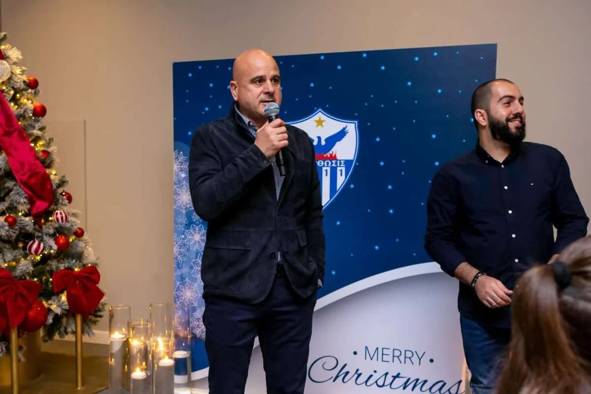 Anorthosis Famagusta veranstaltet Weihnachtsfeier mit Spielern und Management