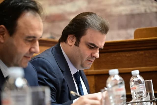 Πιερρακάκης: Σχέδιο αναδιάρθρωσης των ΕΛΤΑ στη Βουλή